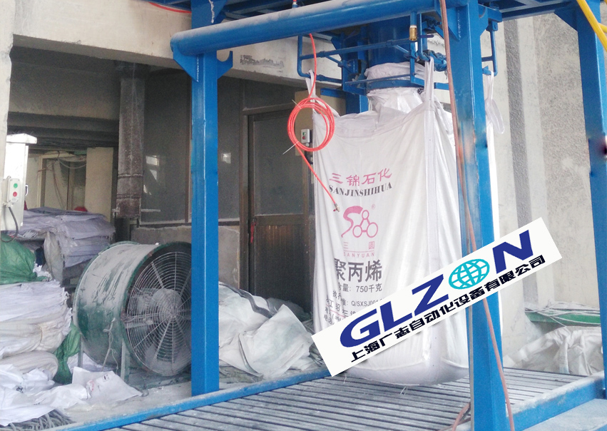 噸袋包裝機(jī)在什么情況下需要搭配震實(shí)裝置？
